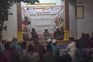 Gelar Pengajian Nguri-Nguri Budaya Islam di KKN IAIN Tulungagung Desa Barang
