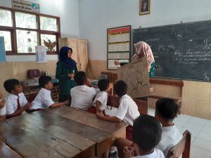 Mahasiswa KKN IAIN Tulungagung Kembangkan Permainan Edukasi untuk Pembelajaran Siswa SD di Desa Petung