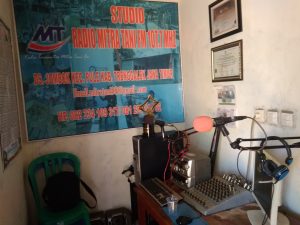 Mengenal Radio Mitra Tani, Rujukan Para Petani di Desa Jombok