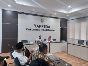 LP2M Menghadiri FGD Kajian Kebijakan tentang Transmisi Kemiskinan di Bappeda