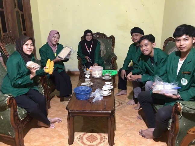 Sertifikasi Produk Halal UMKM Desa Demuk Oleh Mahasiswa KKN UIN Sayyid Ali Rahmatullah Tulungagung